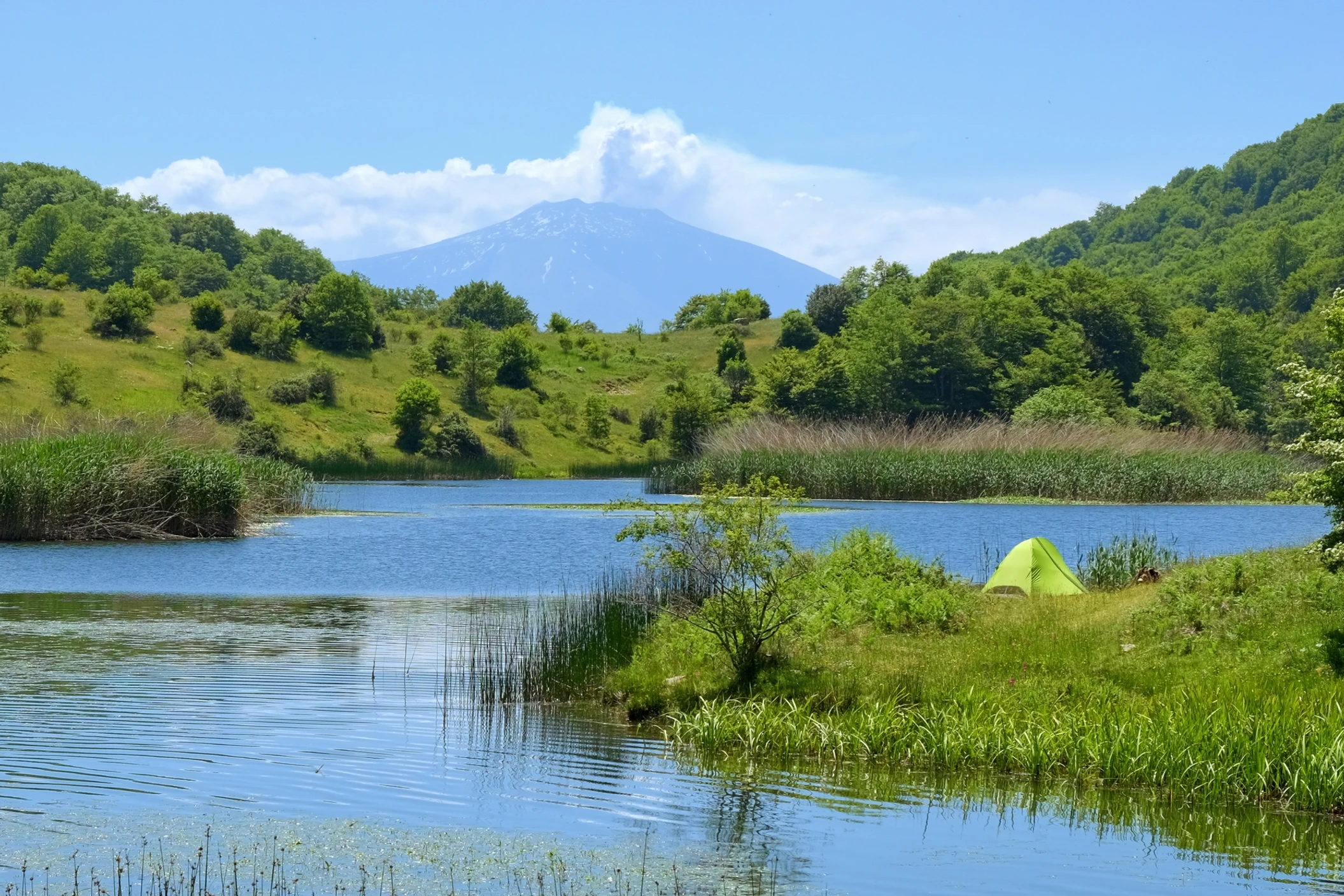 Parco dei Nebrodi, boschi e panorami naturali vicino a Brolo, Messina